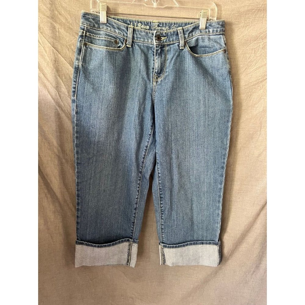 L.L. Bean Shorts Womens 6 Blue Denim Zip Button Zip Pocketed Capris Ladies 32x22